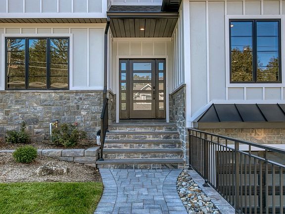 3rd image of 94 Heather Hill Ct