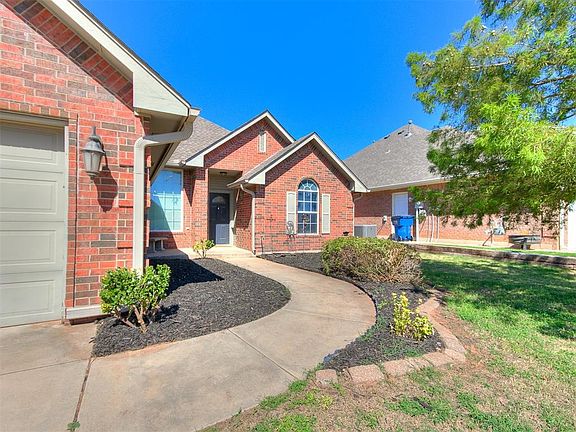 4th image of 625 E Forest Ln