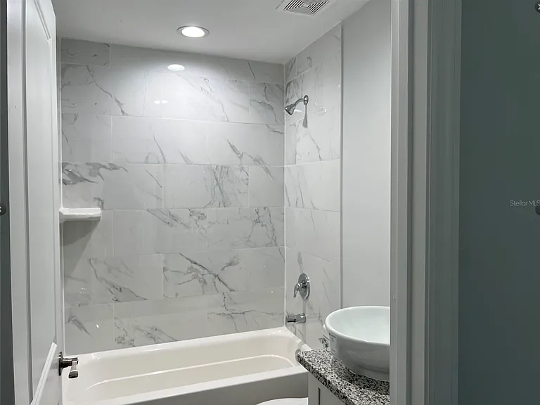 9327 Agate St — Photo 5