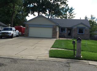 2387 Lansbury Dr, Waterford, MI