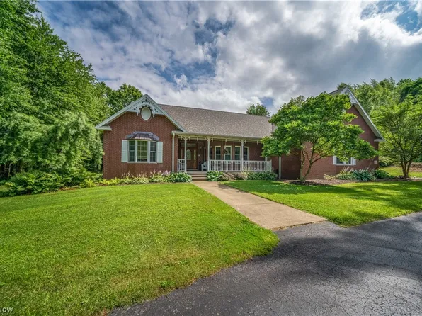 312 Bennington Dr, Sebring, OH 44672