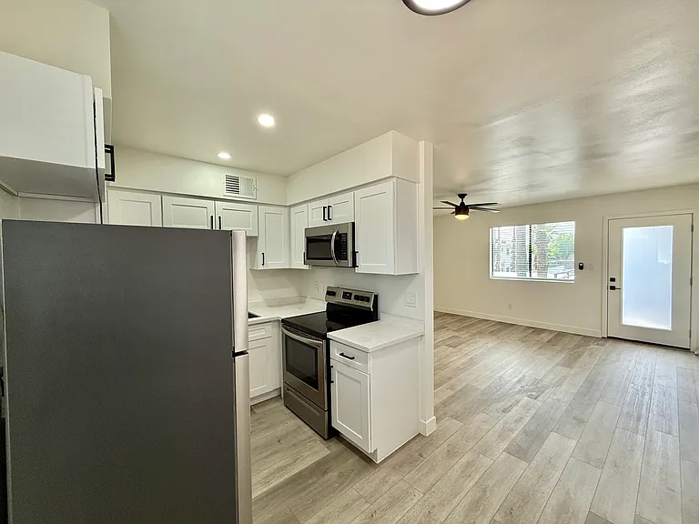 4119 N 11th Ave #6 — Photo 5