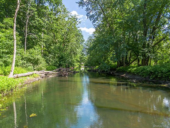 5th image of 23 River Road