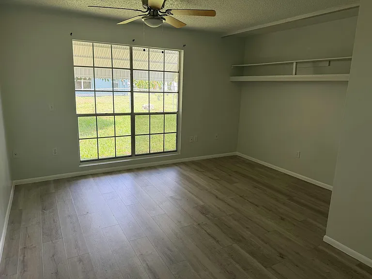 693 John Hancock Ln — Photo 5