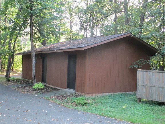 2nd image of 22879 Knollwood Ln