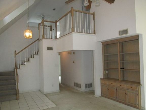 3rd image of 1004 Cedar Trail Dr