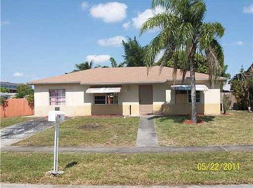 1st image of 941 SW 82nd Ter