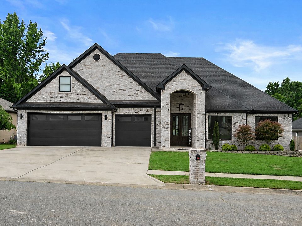 1st image of 920 Valley Creek Point