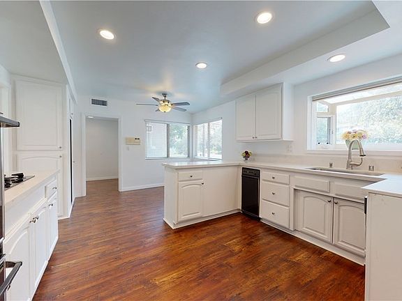 5th image of 5850 Valley Circle Blvd
