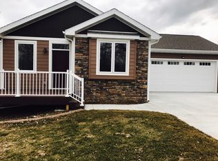 485 5th St SE, Beach, ND 58621