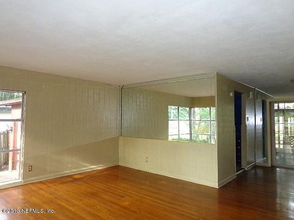 3rd image of 1625 Cellar Cir
