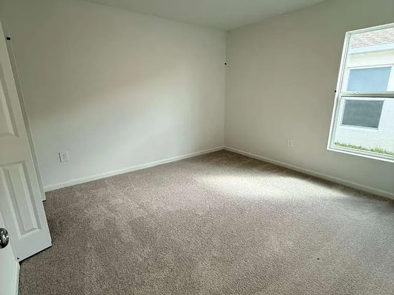 355 Artemis St — Photo 10