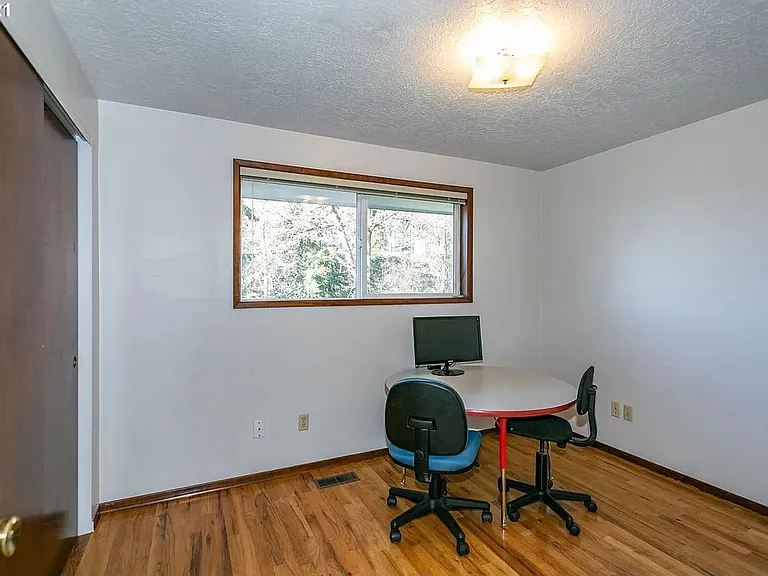 4140 Sussex St — Photo 10