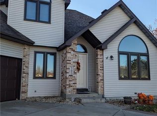 303 Sports Ct, Defiance, OH 43512