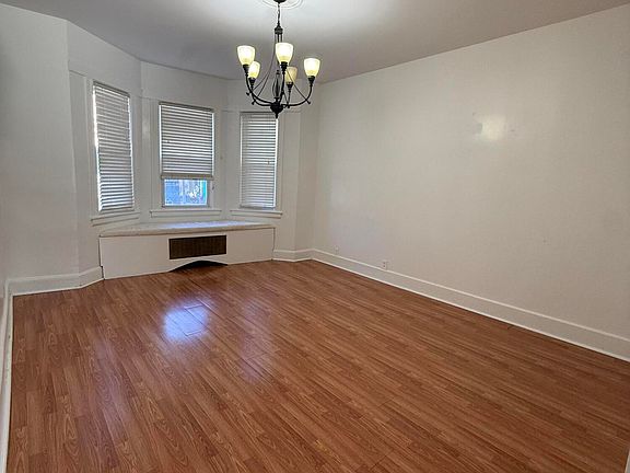 3rd image of 1204 Bay St Floor 1