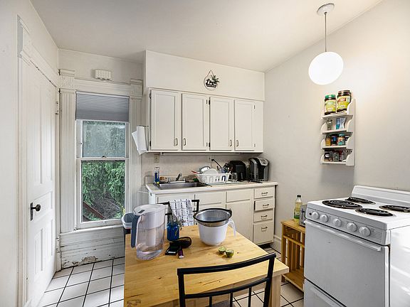 4th image of 528 S 5th Ave APT 2