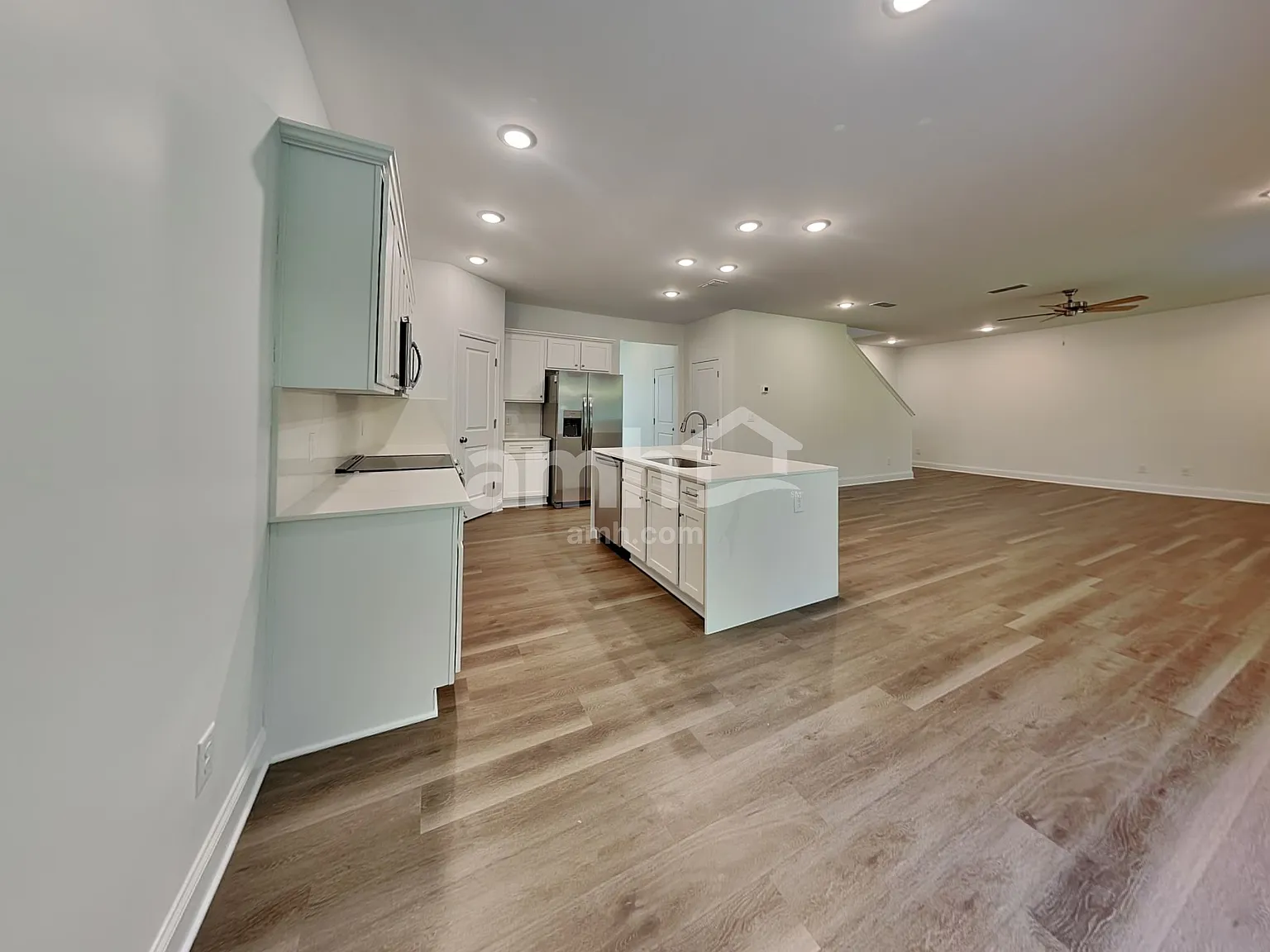 4 bed, 2.5 bath, 2297 sqft, $2,625 — Photo 4