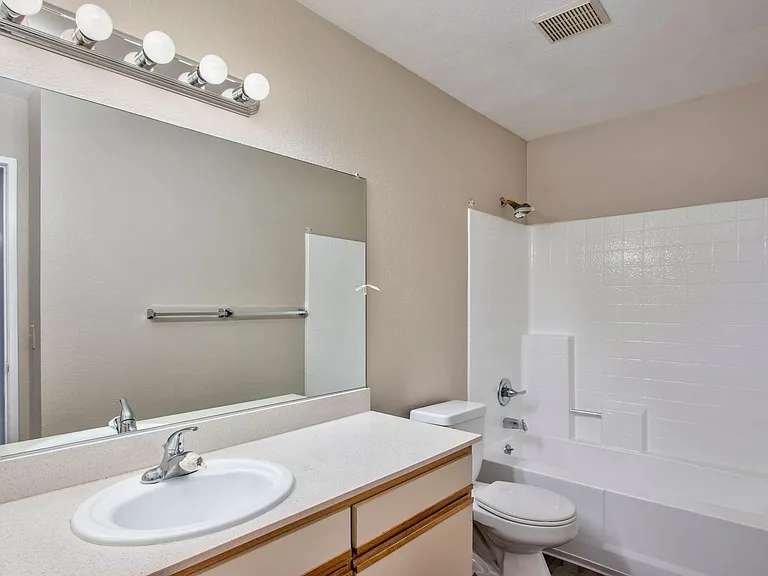 Arbors Apts. — Photo 5
