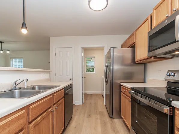 729 Stadium Dr, Wake Forest, NC 27587