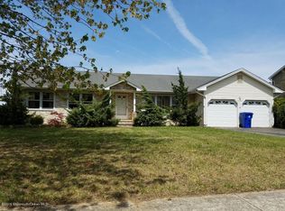 916 Goose Creek Rd, Toms River, NJ 08753