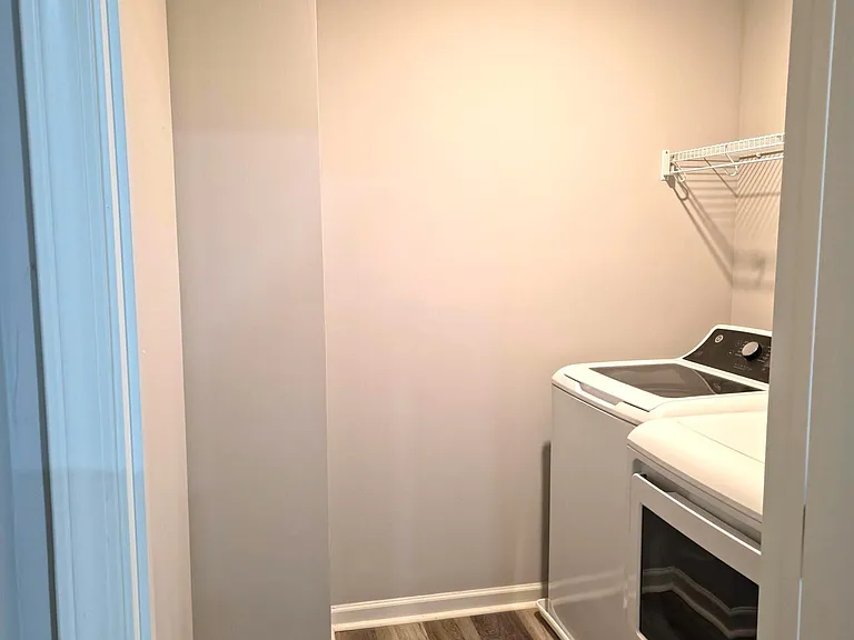 430 Village Creek Dr #B — Photo 21