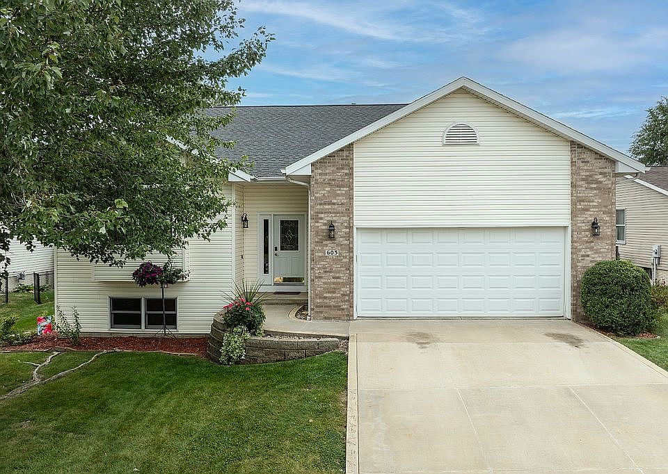 1st image of 603 Ashford Dr NE