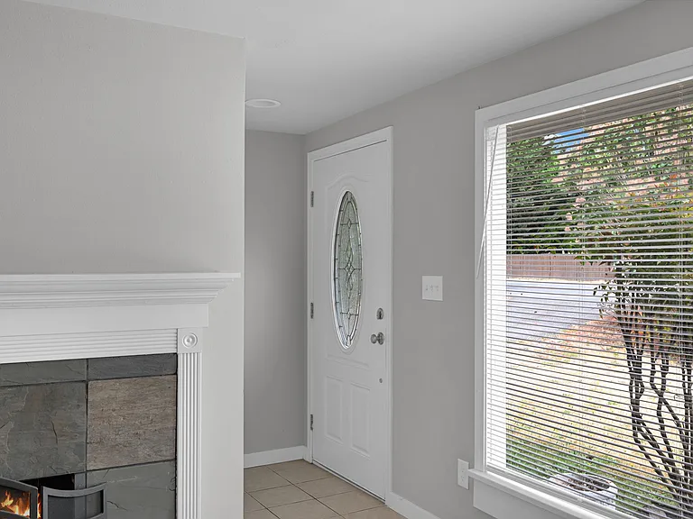 1021 NE 175th St — Photo 7