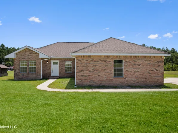 11104 Pinewood Hills Ln, Vancleave, MS 39565