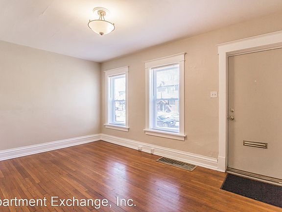 4th image of 912 Eastgate Ave