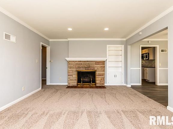 4th image of 1121 W Merle Ln