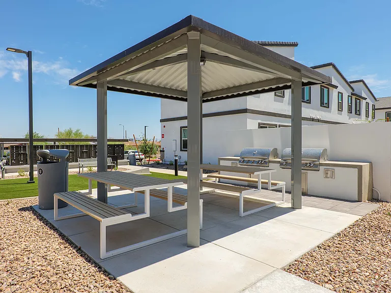 Corsica Villas at Euclid Avenue — Photo 18
