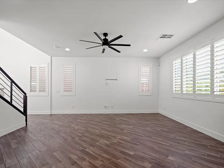 8931 Oreana Peak Ct — Photo 5