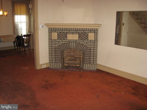 2nd image of 642 Jamestown Ave