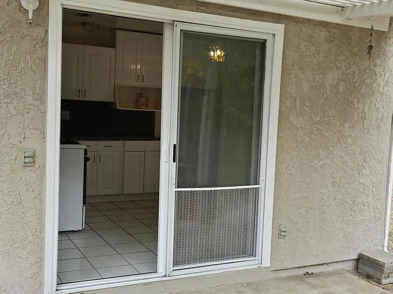 4875 Colony Dr — Photo 18