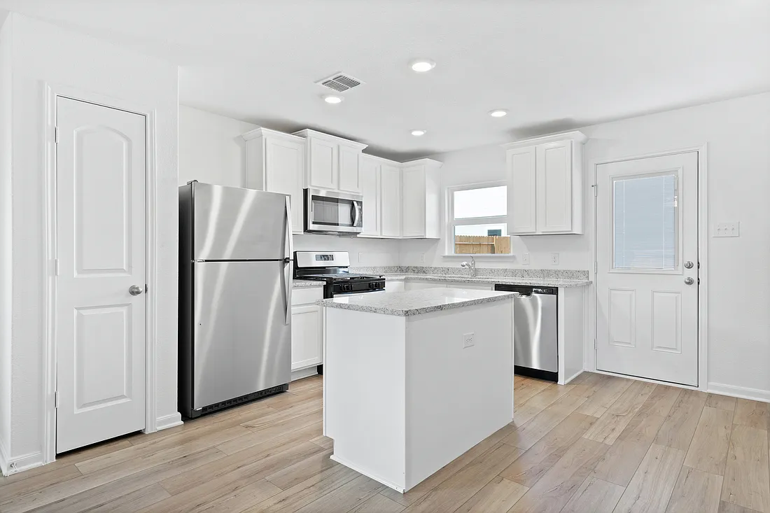 Savannah Place — Photo 4