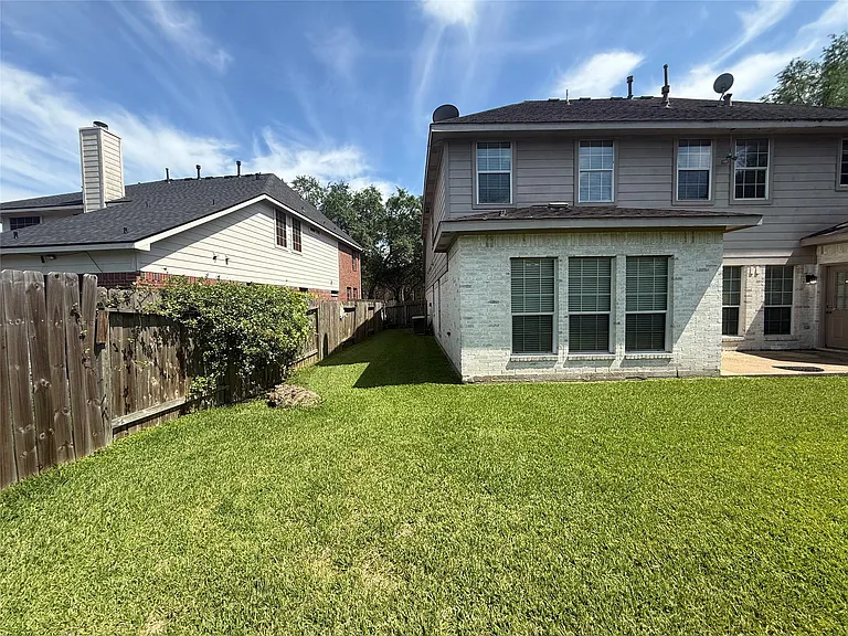 14009 Hollow Canyon Ln — Photo 17
