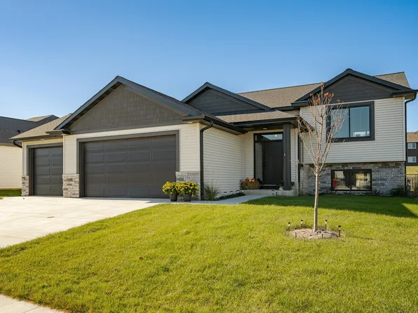 179 Stonelake Dr SE, Rochester, MN 55904