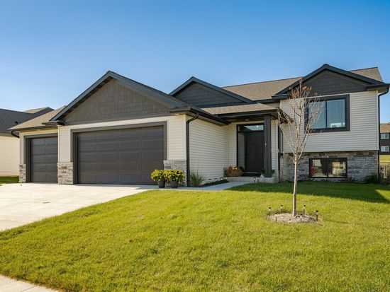 179 Stonelake Dr SE, Rochester, MN 55904
