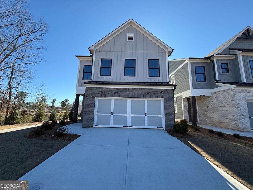 1st image of 923 Crestmanor Dr