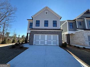 923 Crestmanor Dr, Marietta, GA 30008