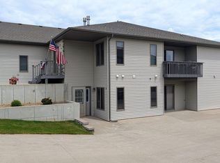 1301 N 33rd St APT 3, Bismarck, ND 58501