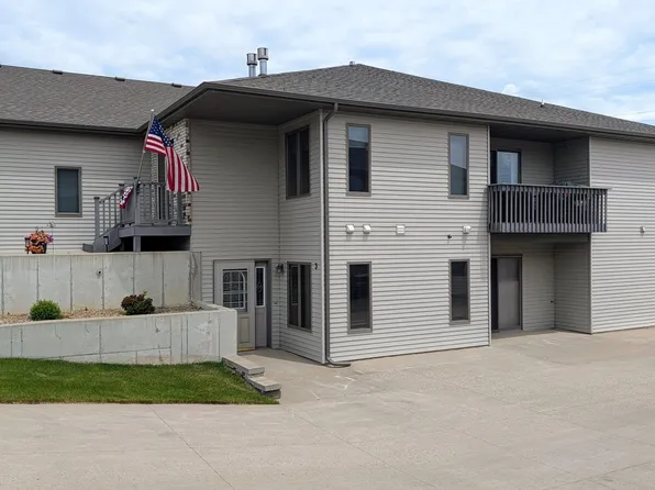 1301 N 33rd St APT 3, Bismarck, ND 58501