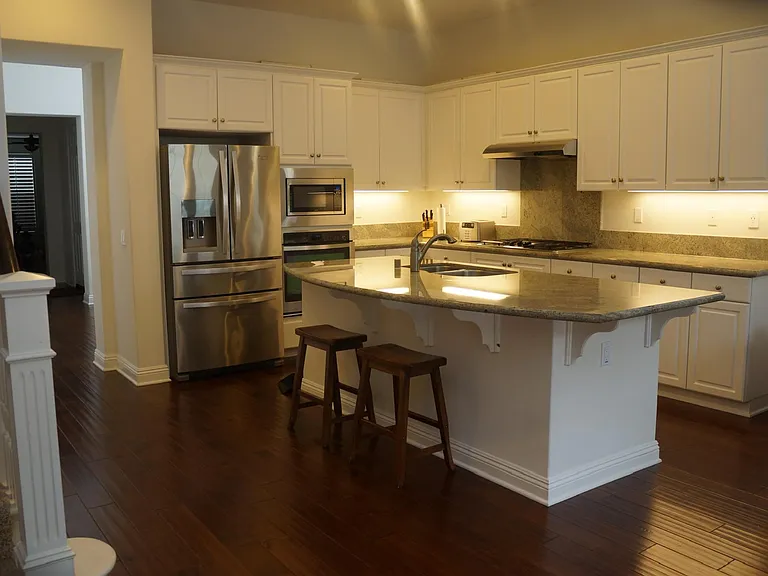 1052 Breakaway Dr — Photo 4