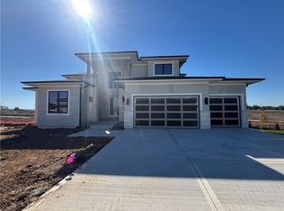 9719 W 176th Ter, Overland Park, KS 66013