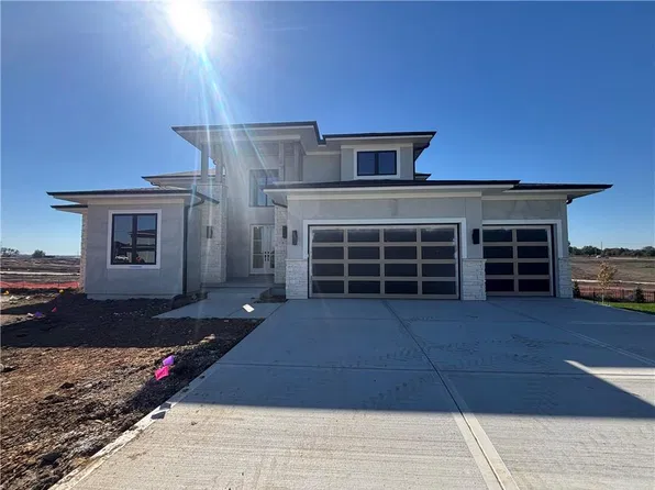 9719 W 176th Ter, Overland Park, KS 66013