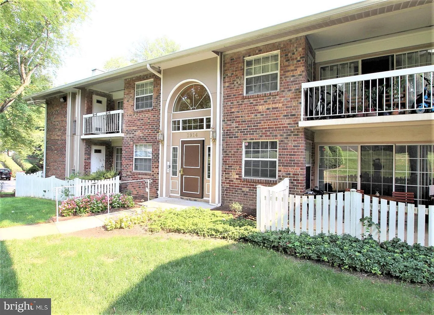1 bed, 1.0 bath, 816 sqft, $1,800 — Photo 1