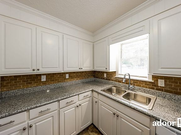 3rd image of 3420 Dawn Dr