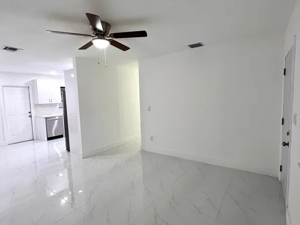 3330 NW 175th St, Miami Gardens, FL 33056