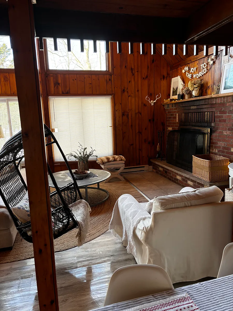 Living area with the fireplace - 214 Coach Rd