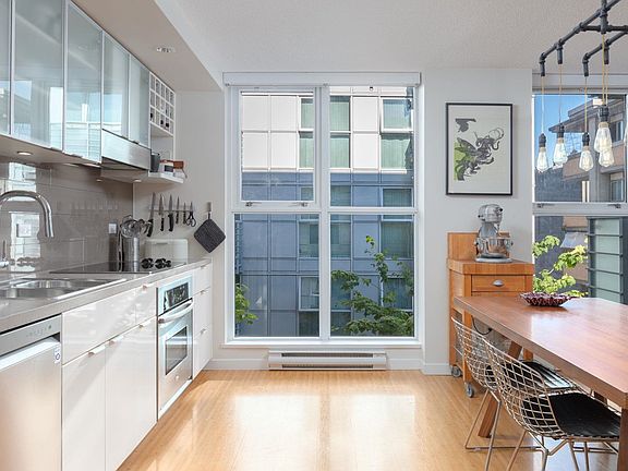 3rd image of 168 Powell St #601